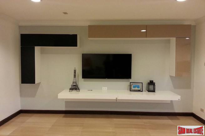 Richmond Palace Condominium | Bright & Peaceful Three Bedroom Corner Unit for Sale in Phrom Phong-8