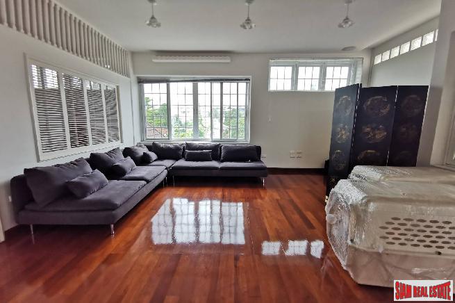 Spectacular Six Bedroom, Newly Renovated House for Rent, 500 sqm Residence at Sukhumvit 39-21