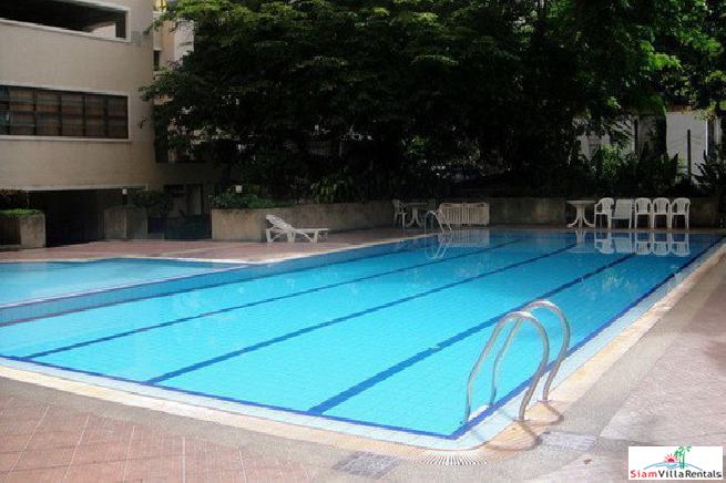 Saranjai Mansion | Impressive 3 Bedroom Sukhumvit Condo with Scenic Roof Garden for Rent-17