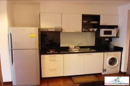 Serene environment, convenient location on Sukhumvit 55, Thong lo skytrain station-2