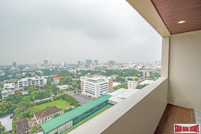 Casa Viva | Newly Renovated Stunning 3 Bed Corner Unit Condo at Ekkamai Soi 12-13