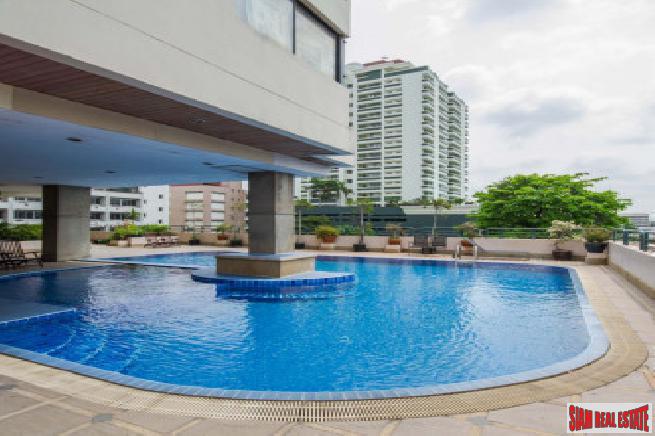 Casa Viva | Newly Renovated Stunning 3 Bed Corner Unit Condo at Ekkamai Soi 12-24