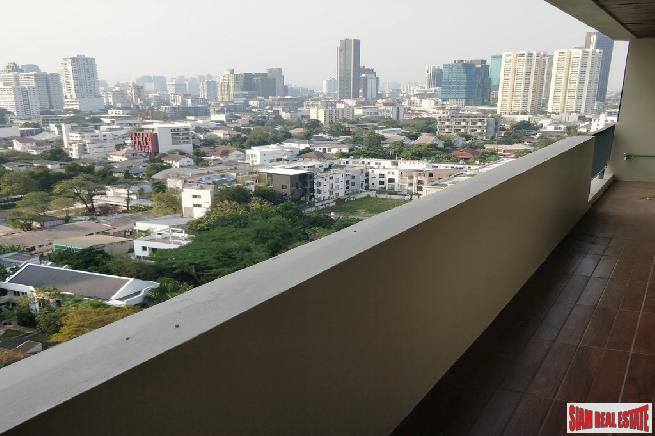 Casa Viva | Newly Renovated Stunning 3 Bed Corner Unit Condo at Ekkamai Soi 12-26